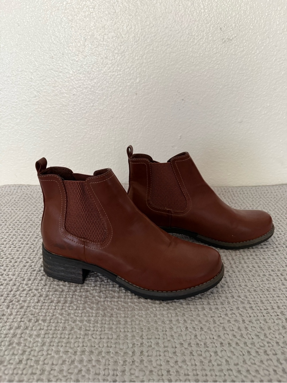 Eastland jasmine Women's Ankle Boots in Chestnut Brown size 11M